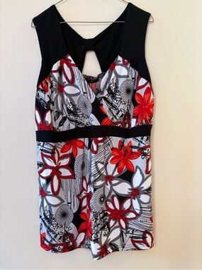 MXM Floral Empire Waist V- neck, sleeveless shirt, plus size 1X.